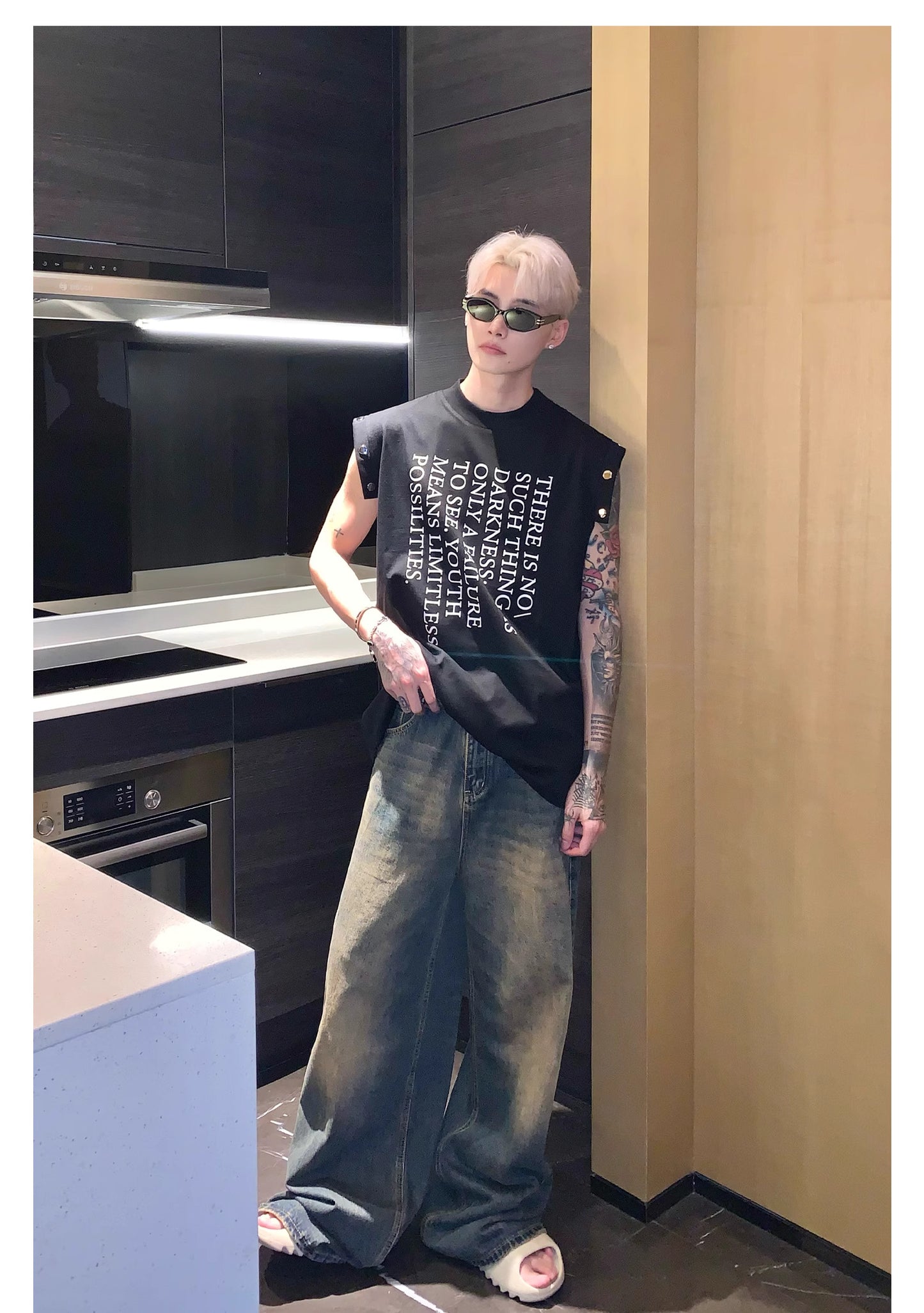 Dirty-Wash Wide-Leg Graffiti Denim – Vintage Grunge Baggy Jeans