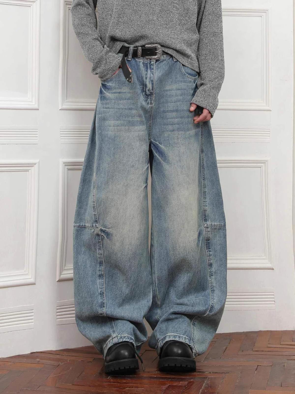 Oversized Statement Baggy Jeans – Extreme Wide Leg Denim