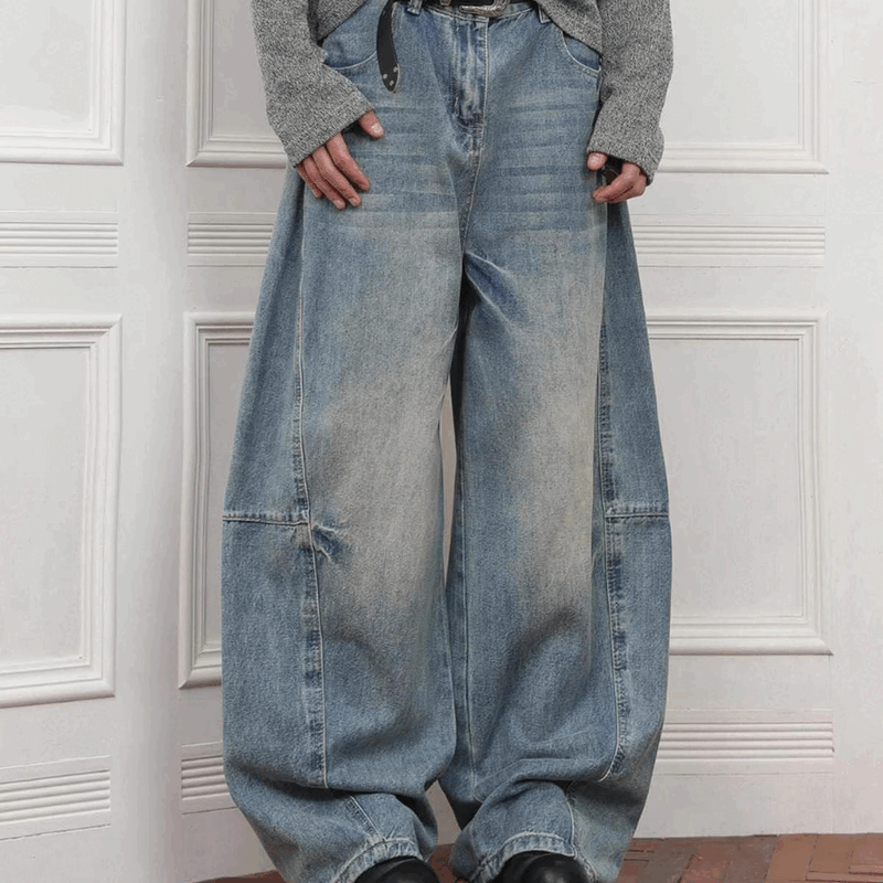 Oversized Statement Baggy Jeans – Extreme Wide Leg Denim
