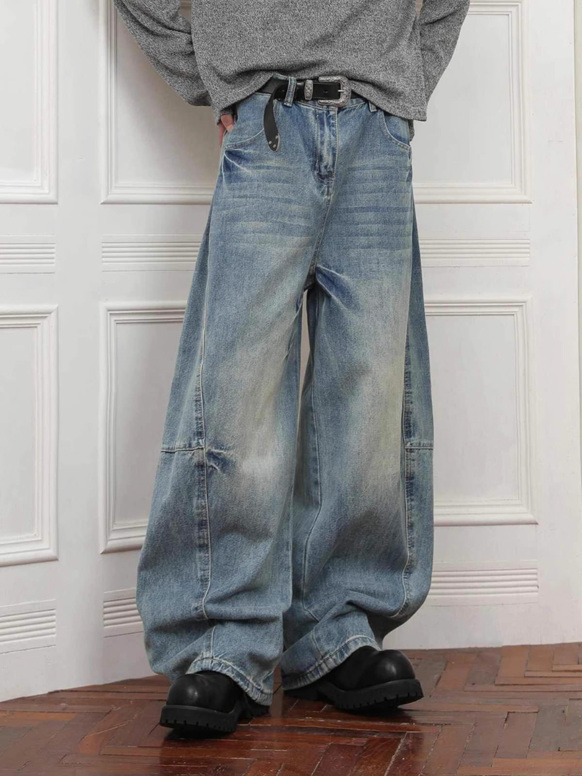 Oversized Statement Baggy Jeans – Extreme Wide Leg Denim