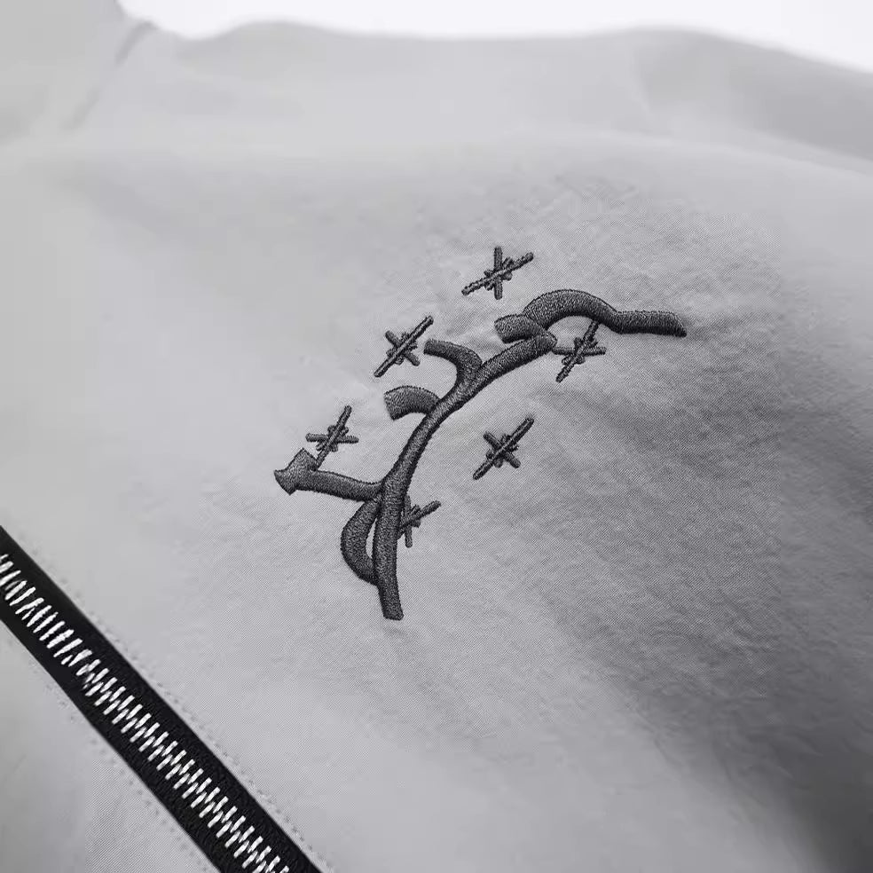 GHOSTFRAME WINDBREAKER – Lighttech Zip Shell