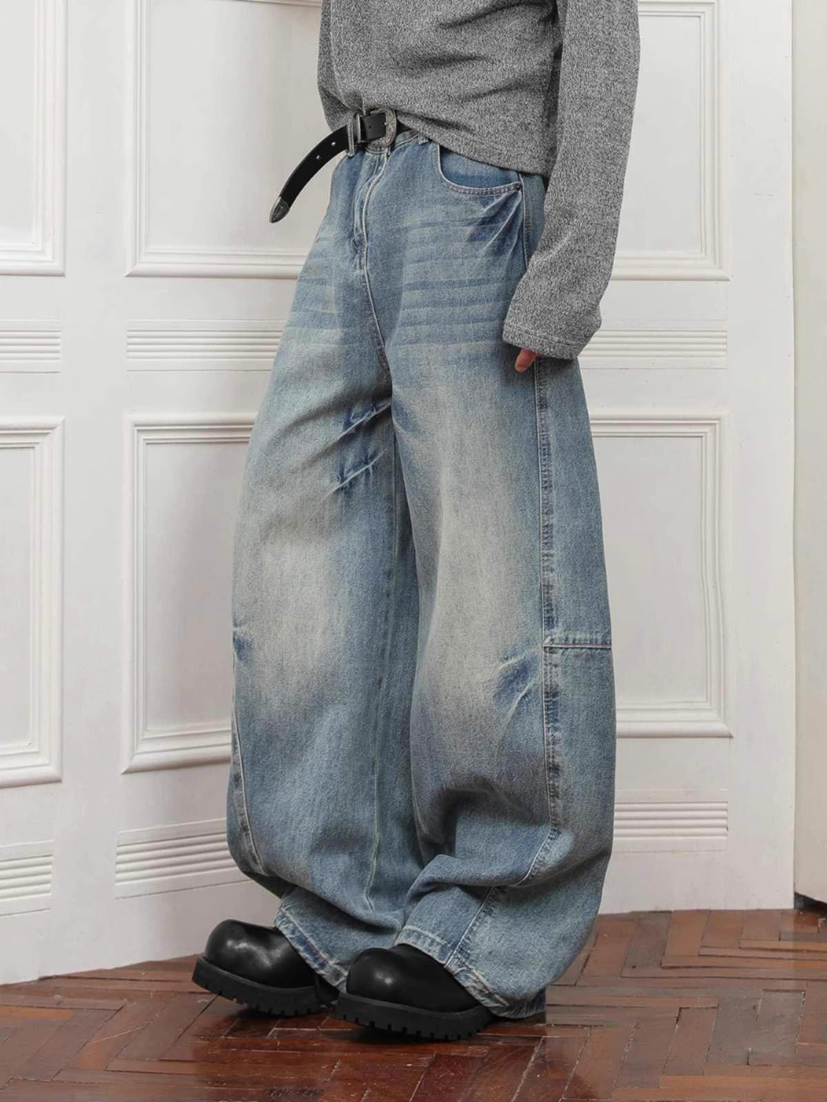 Oversized Statement Baggy Jeans – Extreme Wide Leg Denim