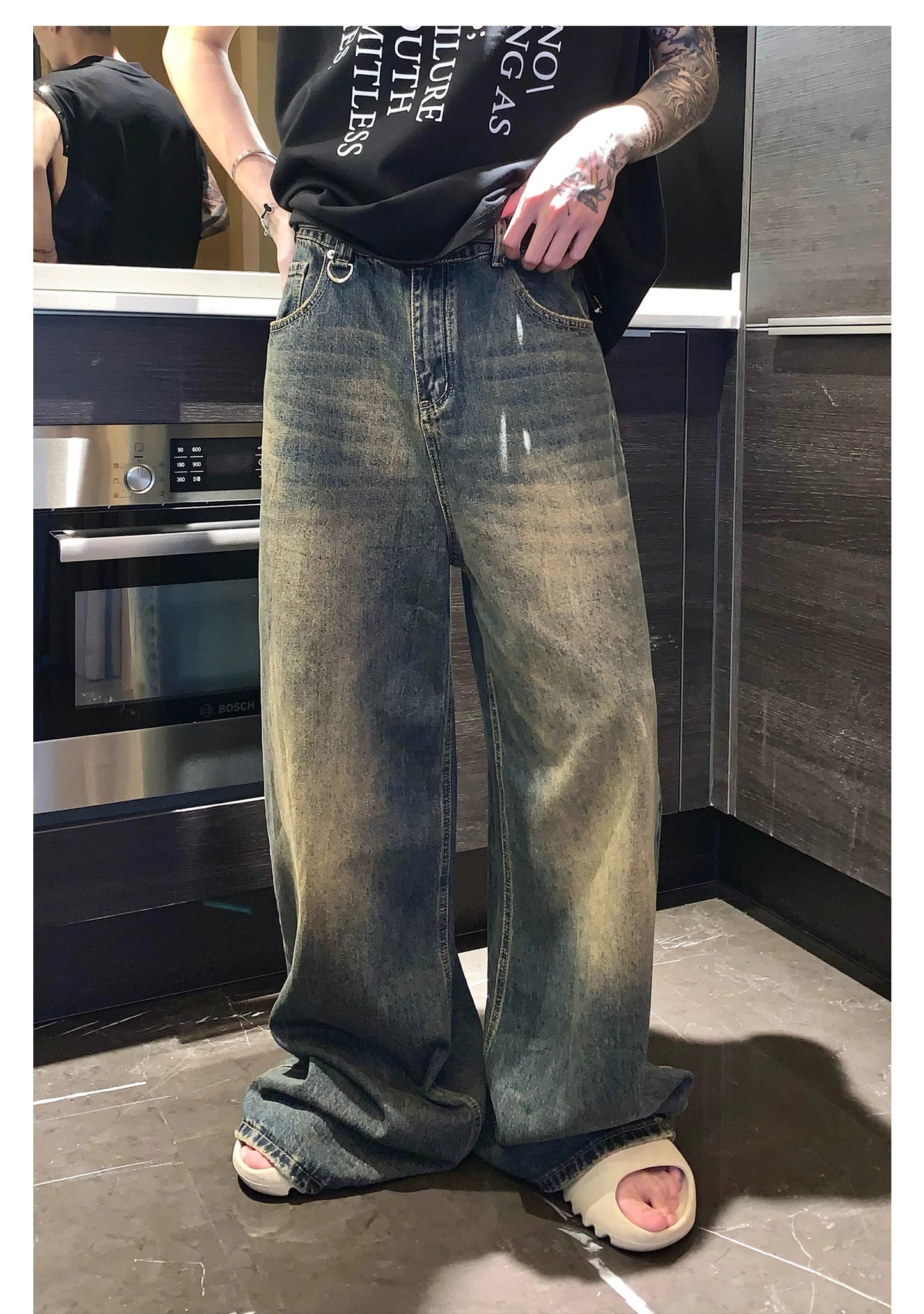 Dirty-Wash Wide-Leg Graffiti Denim – Vintage Grunge Baggy Jeans