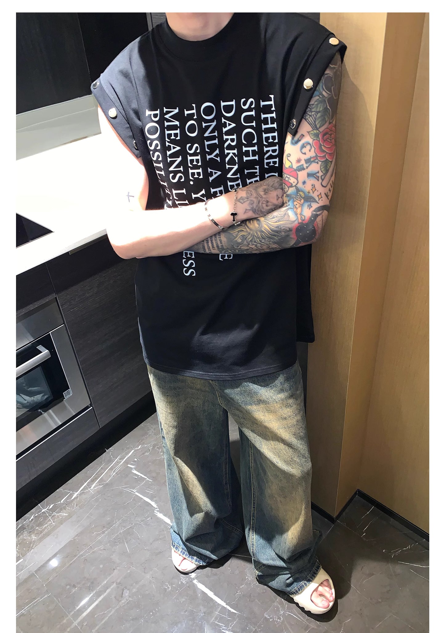 Dirty-Wash Wide-Leg Graffiti Denim – Vintage Grunge Baggy Jeans