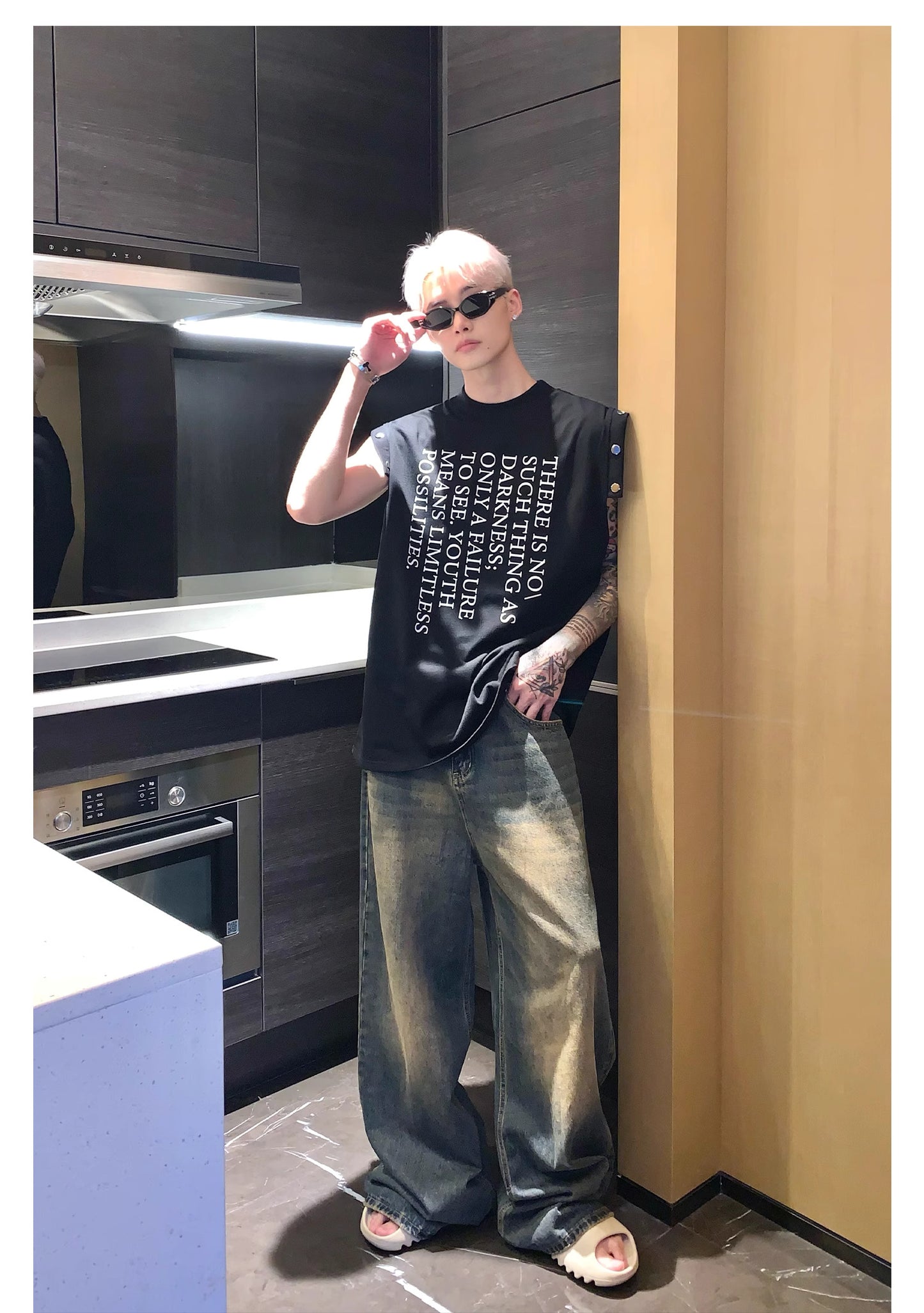 Dirty-Wash Wide-Leg Graffiti Denim – Vintage Grunge Baggy Jeans